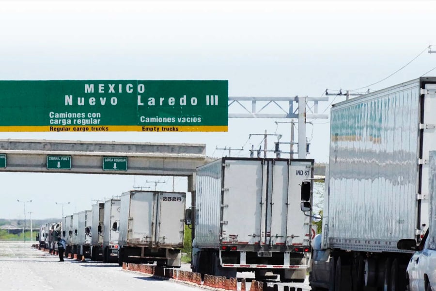 Semi truck crossing the US/Mexico border