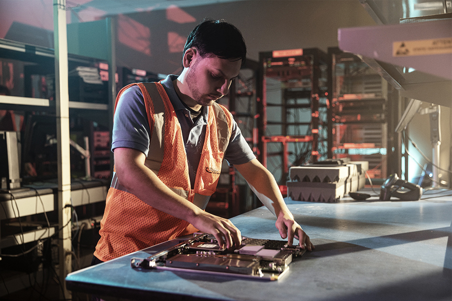 A Ryder contract assembly technician building a computer