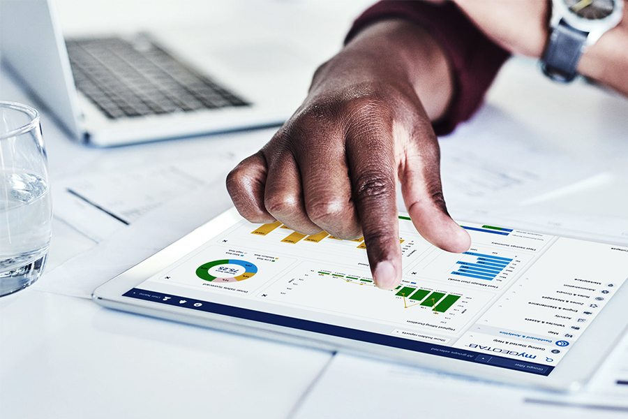 A customer using the Ryder rental platform to manage their rentals